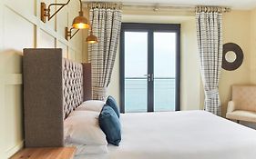 Outlaw'S Guest House